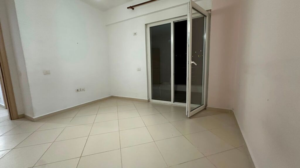 Appartamento 1+1 in affitto – Lago Secco, Tirana
