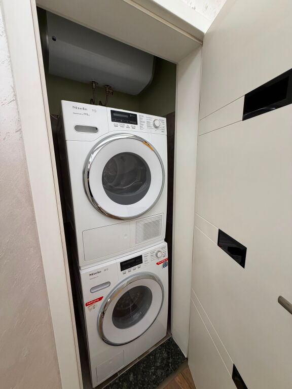 🏡 Vendesi Appartamento di Lusso 2+1+2 a Laprakë – Blocco Gintash