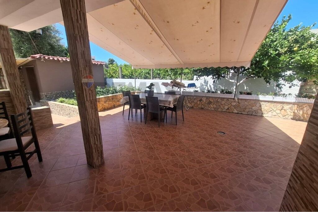 SHTËPI PRIVATE 2+1 PËR QIRA – LUNGOMARE, VLORË