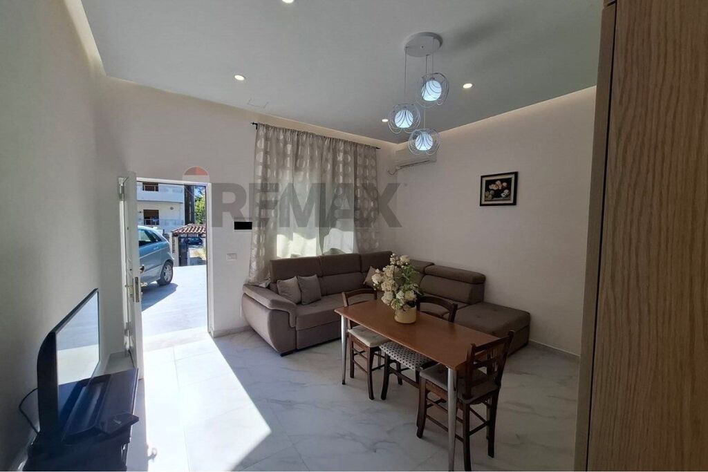 SHTËPI PRIVATE 1+1 PËR QIRA AFATGJATË – CENTRALE, VLORË