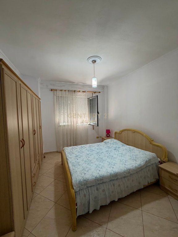 APARTAMENT 2+1+2 ME QERA , RRUGA FORTUZI!