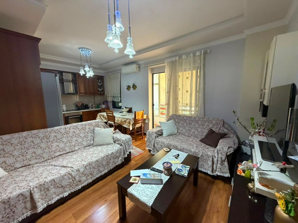 🏢 SHITET APARTAMENT 2+1+2 PRANË HYRJES SË REZIDENCËS KODRA E DIELLIT
