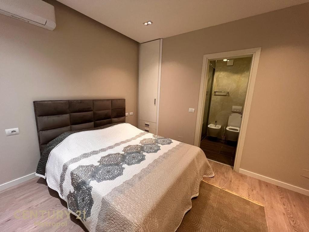 Japim me qira apartament 3+1+2 te Kompleksi Prestige! 1,081 € /Muaj 100,000 Lekë /Muaj