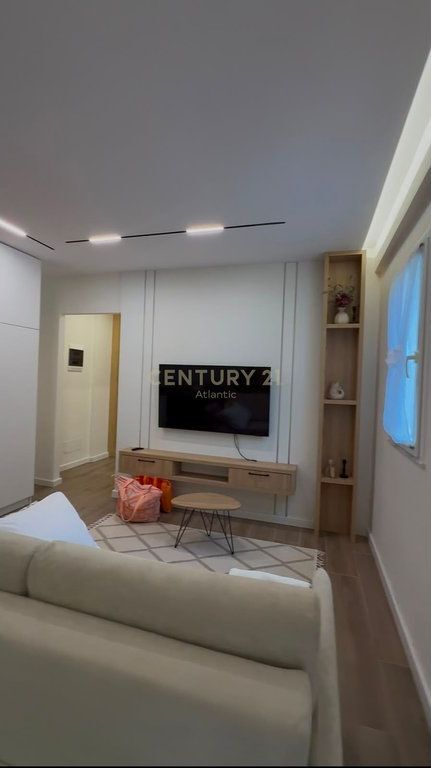 APARTAMENT 1+1 ME VERANDË PËR SHITJE – GOLEM, 100 M NGA DETI