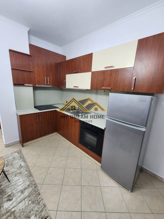 SHITET APARTAMENT PRAN KOMPLEKS EKA PLAZH DURRES!