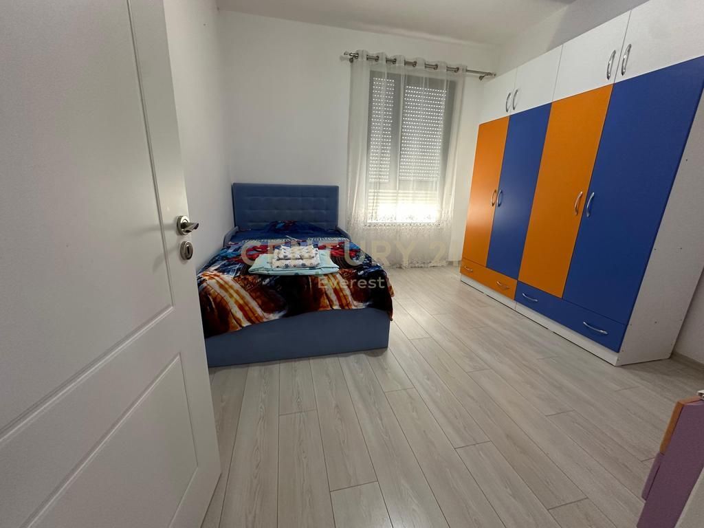 KINOSTUDIO, AFFITTIAMO APPARTAMENTO 2+1 + POSTO AUTO IN AFFITTO