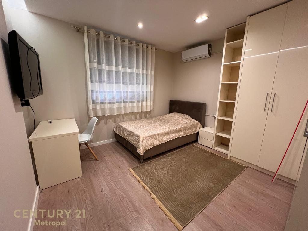 Japim me qira apartament 3+1+2 te Kompleksi Prestige! 1,081 € /Muaj 100,000 Lekë /Muaj