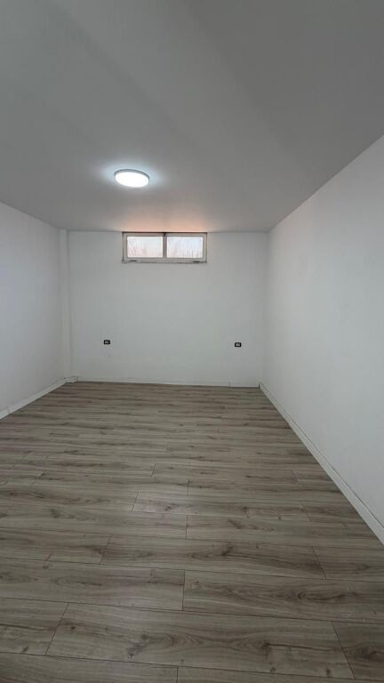 Zyre me Qira Ish Ekspozita Tirane