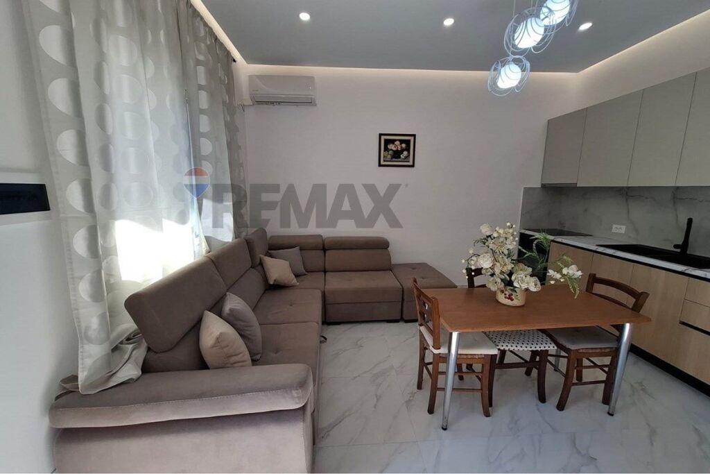 SHTËPI PRIVATE 1+1 PËR QIRA AFATGJATË – CENTRALE, VLORË