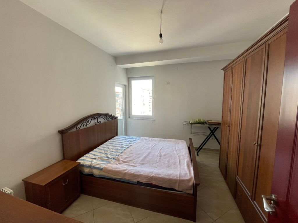 Apartament 1+1 per qira ne astir