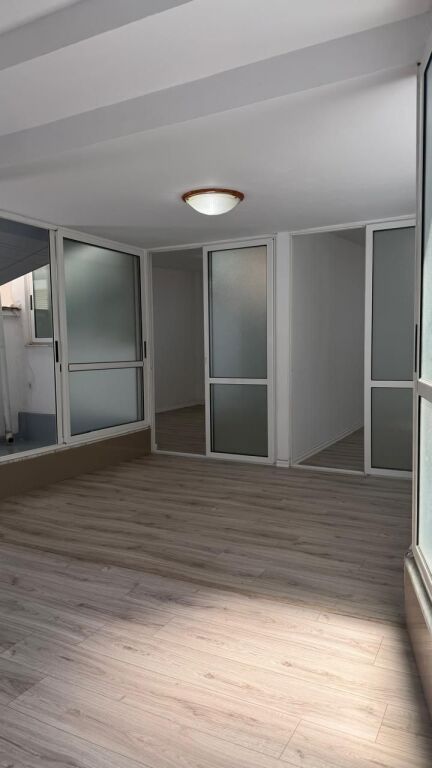 Zyre me Qira Ish Ekspozita Tirane
