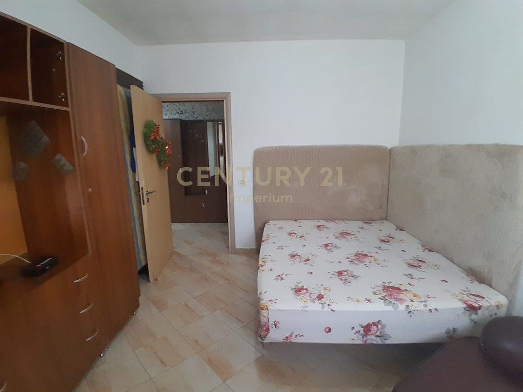 Apartament 2+1 për Shitje pranë Amerikan 3, Yzberisht! 146,000 € 13,500,000 Lekë