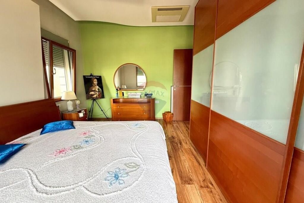 ✨ Appartamento 4+1+Studio in Vendita 📍Centro, Via Dibrës