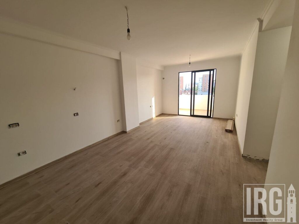 Shitet apartament 2+1+2 ne Astir , prane Vila-L , Yzberisht