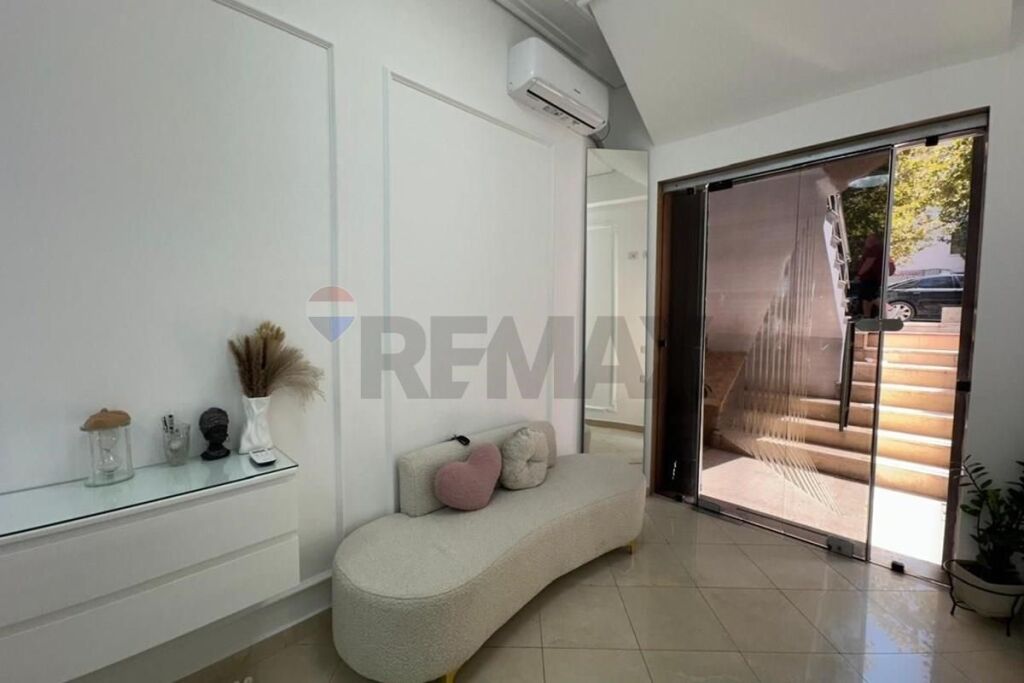 🏢 COMMERCIAL SPACE FOR RENT – ISMAIL QEMALI BOULEVARD, VLORË