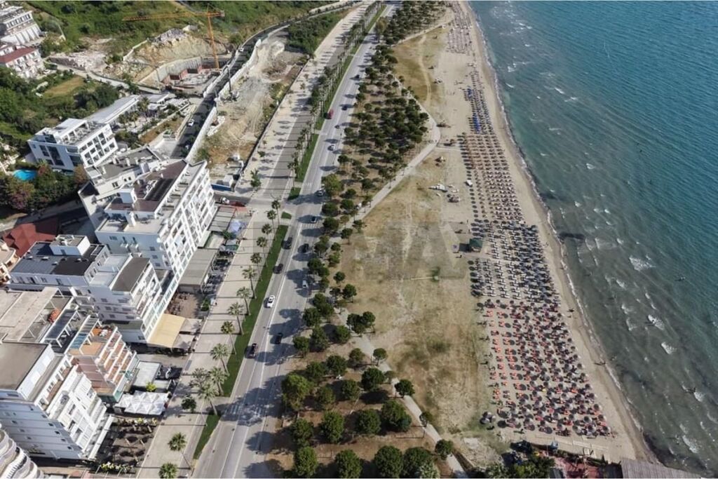 🏢 EXCLUSIVE BUSINESS PREMISES FOR RENT – LUNGOMARE, VLORË