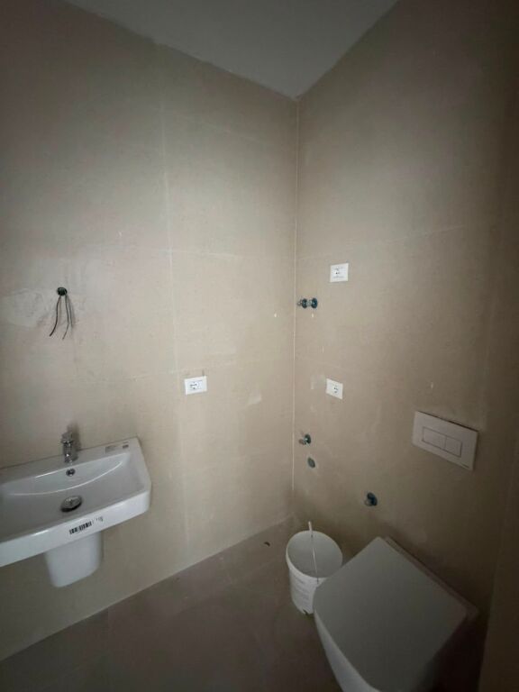 Shitet Apartament 1+1 ne Golem !! 200 m nga deti