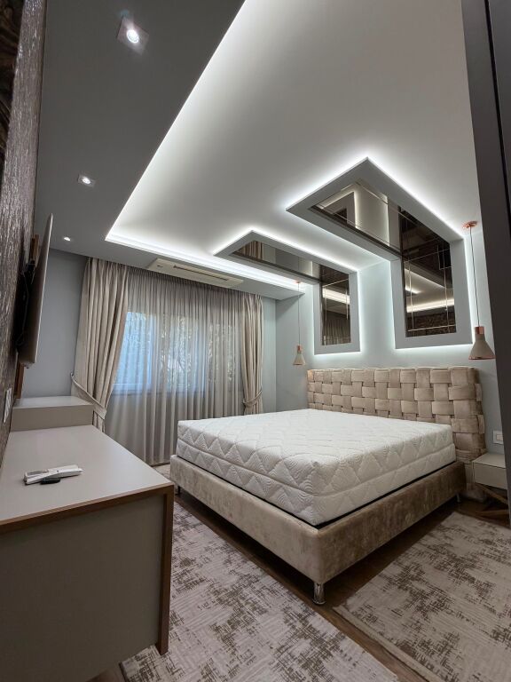 🏡 Vendesi Appartamento di Lusso 2+1+2 a Laprakë – Blocco Gintash