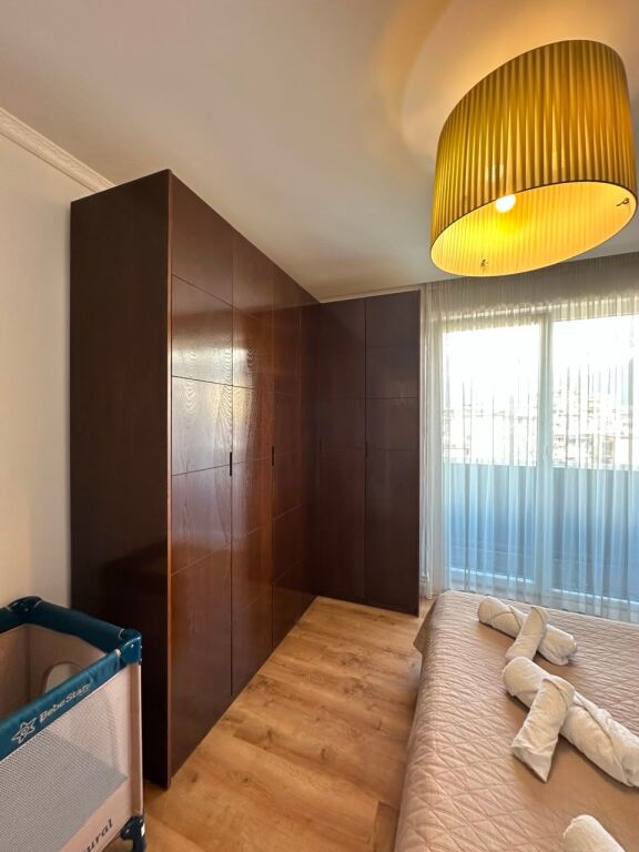 Affitto | Apartament 1 + 1 | QENDER — Rruga Mine Peza | 750 €/mese