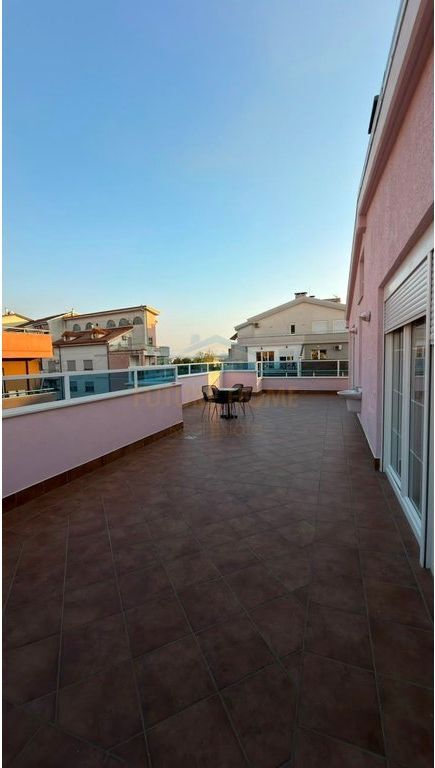Affitto, Appartamento 2+1+2 + Posto Auto, Fresk, Tirana