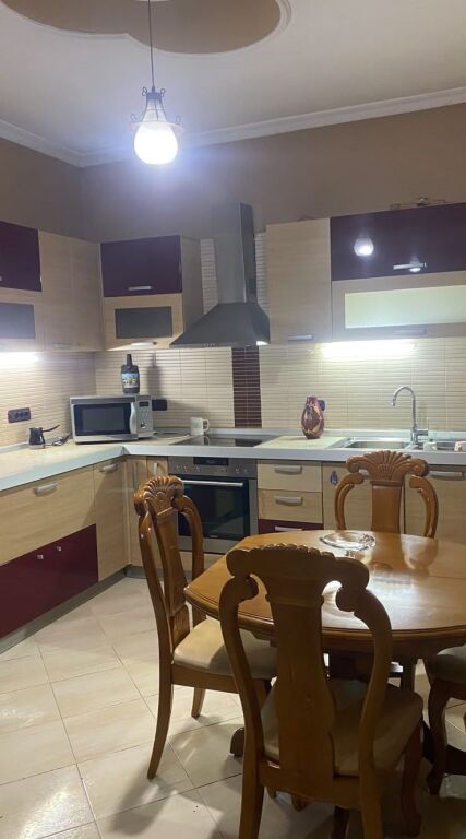 Apartament 1+1 me qira – Rruga e Dibrës !