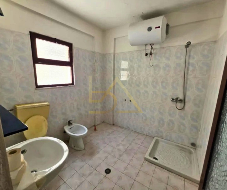 Appartamento 2+1+2 in Vendita – Spiaggia, Durrës | 10 Metri dal Mare