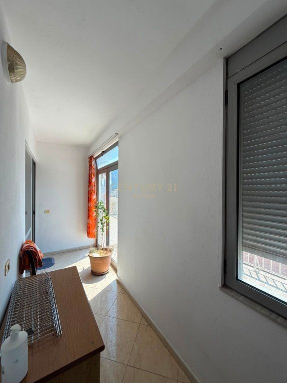 APARTAMENT 2+1+2 ME QERA , RRUGA FORTUZI!