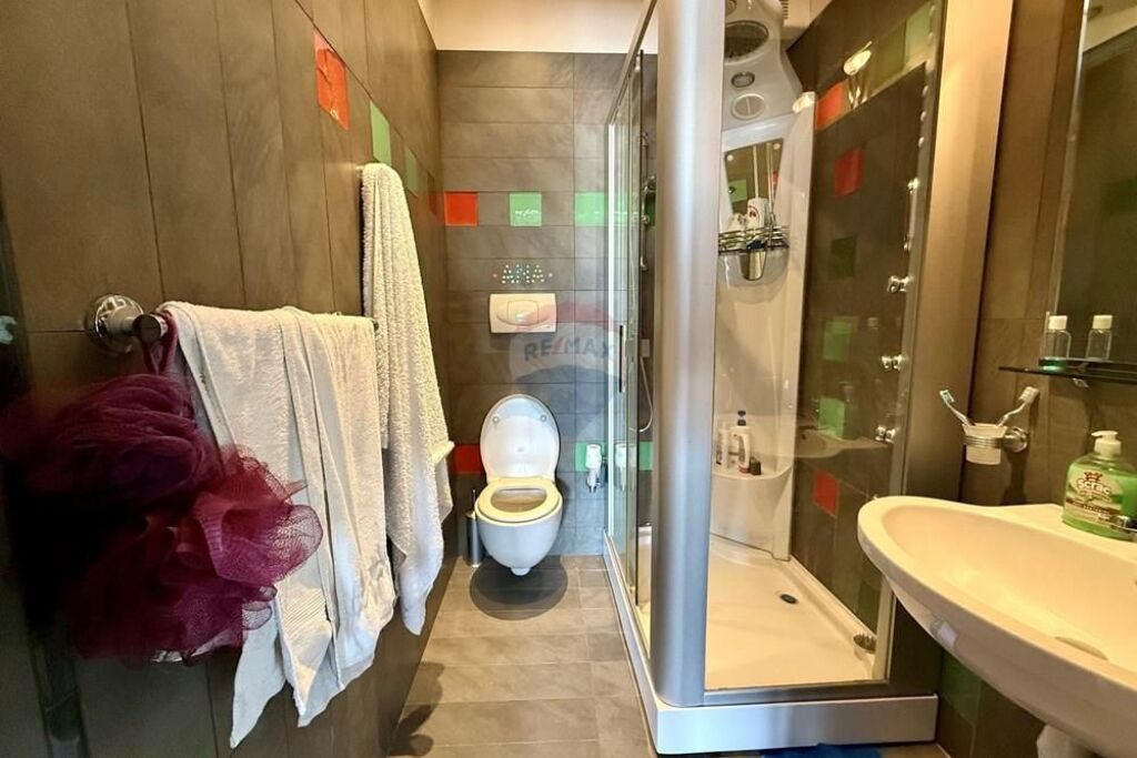 ✨ Appartamento 4+1+Studio in Vendita 📍Centro, Via Dibrës