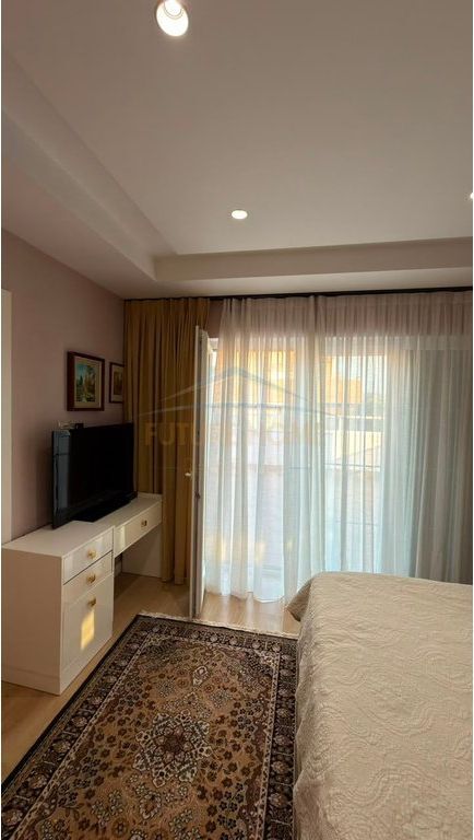 Affitto, Appartamento 2+1+2 + Posto Auto, Fresk, Tirana
