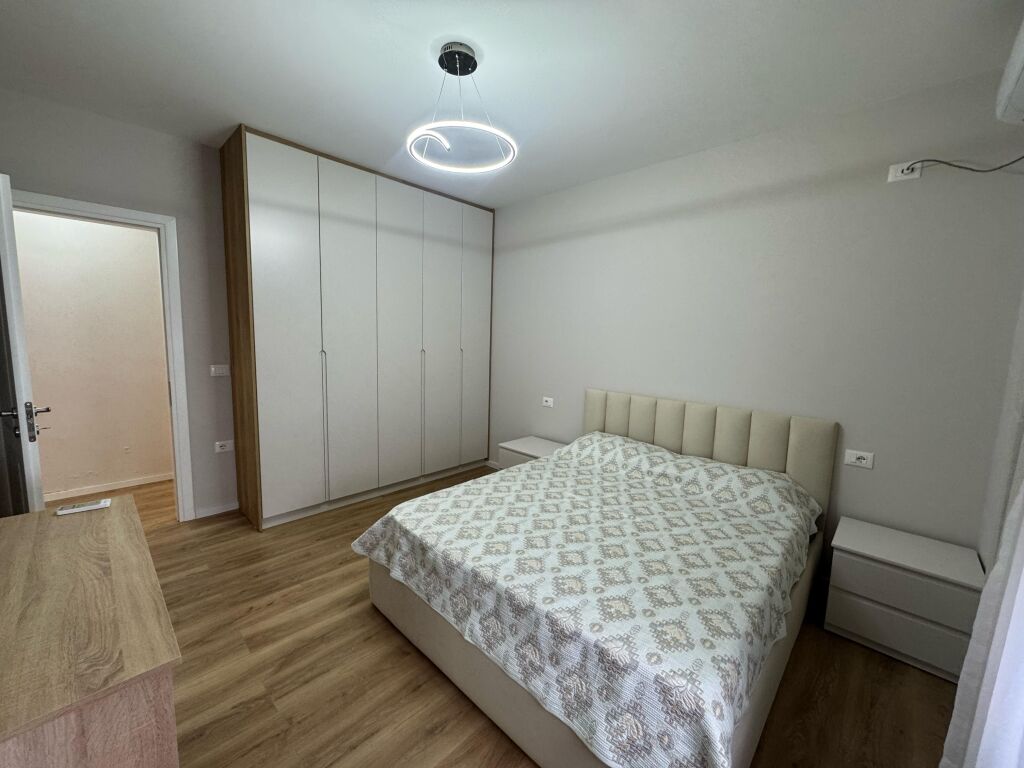 🏡 Qera Apartament 2+1  📍 Përballë Deliorgjit, afër Pastiçeri Nela