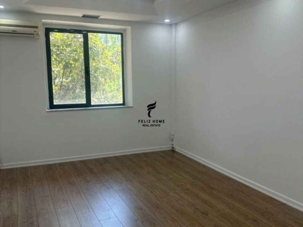 ZYRE ME QERA 120 M2 BULEVADI ZOGU I PARE 130.000 LEKE FH-87833