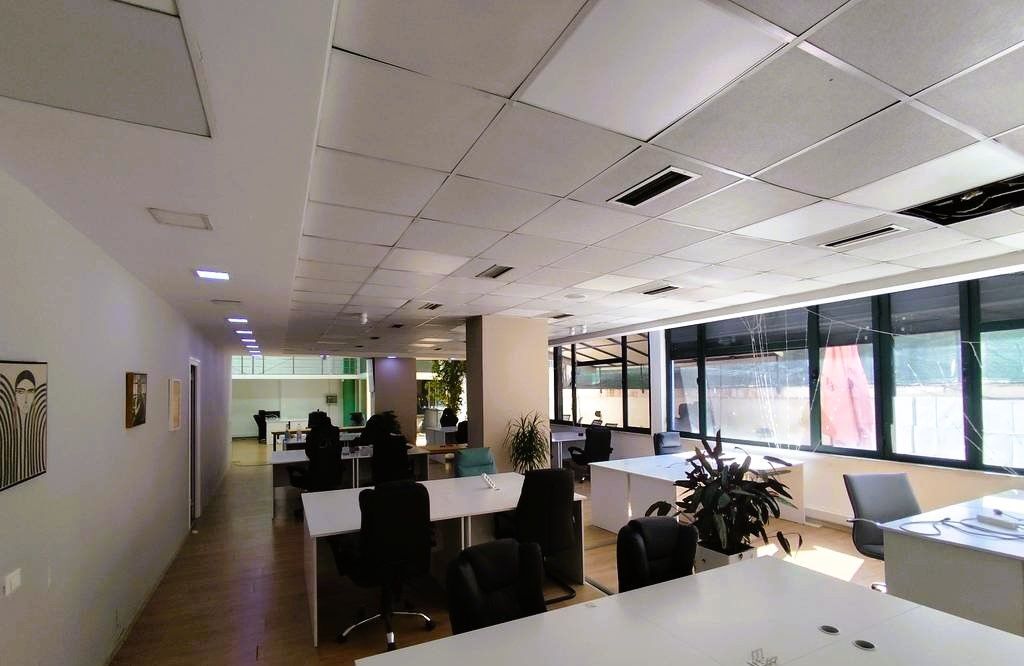 Ufficio in Affitto a Shallvaret, Tirana | 400 m²