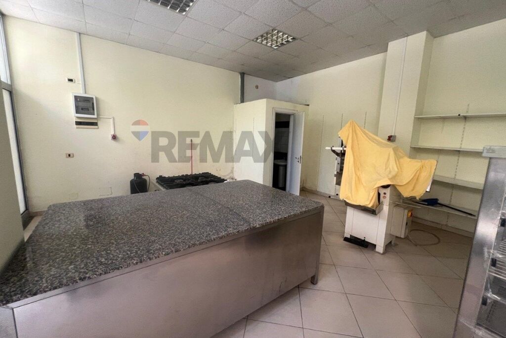 DYQAN PËR QIRA – RRUGA E ÇIPAJVE, VLORË