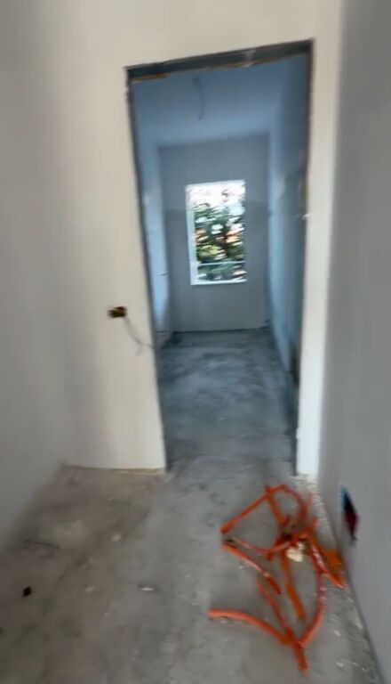 Shitet apartament 2+1+2