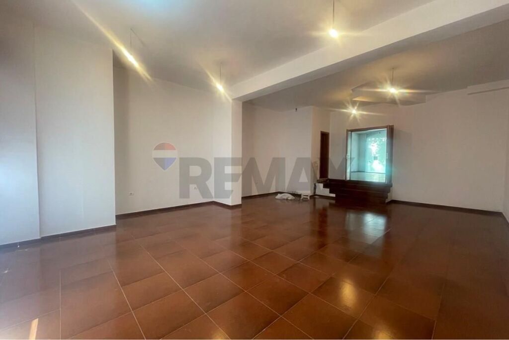 🏢 DYQAN 90 m² ME QIRA PRANË JUMBO – VLORË