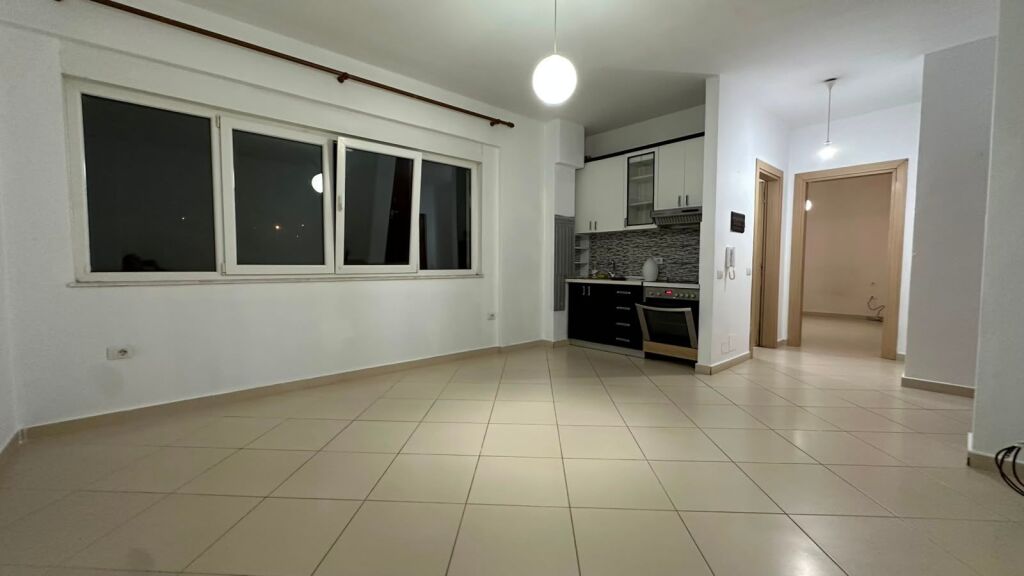 Appartamento 1+1 in affitto – Lago Secco, Tirana