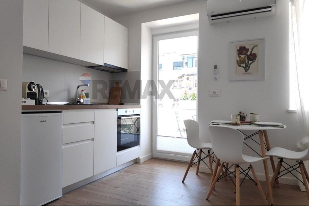 Apartment 1+1 for sale near the new Maternity.