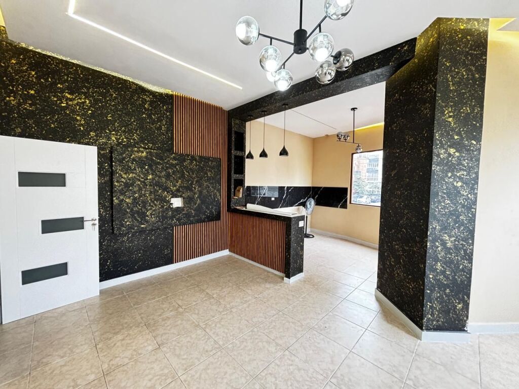 Shitet apartament 3+1  ne Plazh,Durres!
