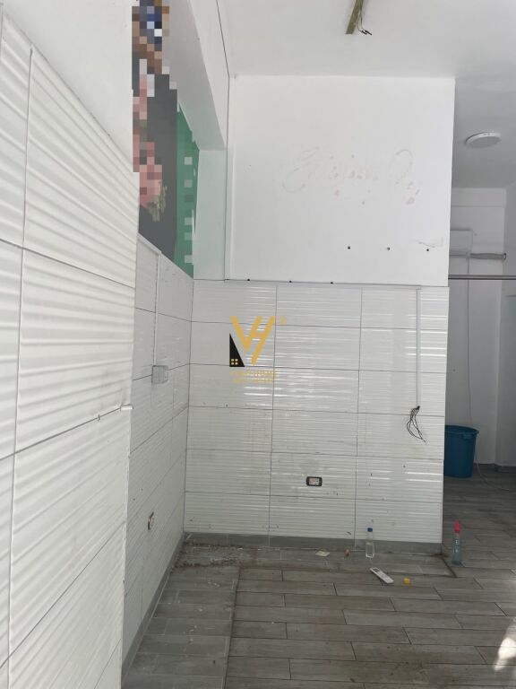 BUSINESS PREMISES 25 M2 FOR RENT ON BARDHYL STREET 69,000 LEKE
