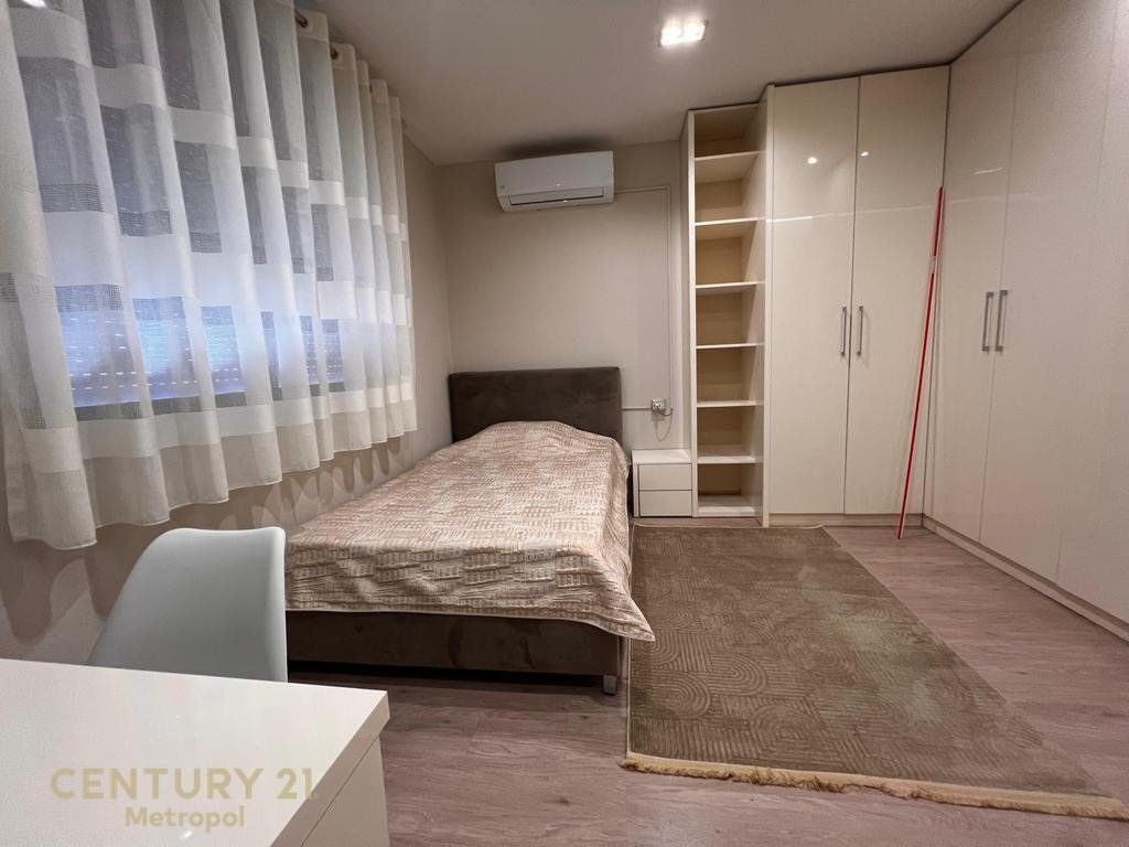 Japim me qira apartament 3+1+2 te Kompleksi Prestige! 1,081 € /Muaj 100,000 Lekë /Muaj