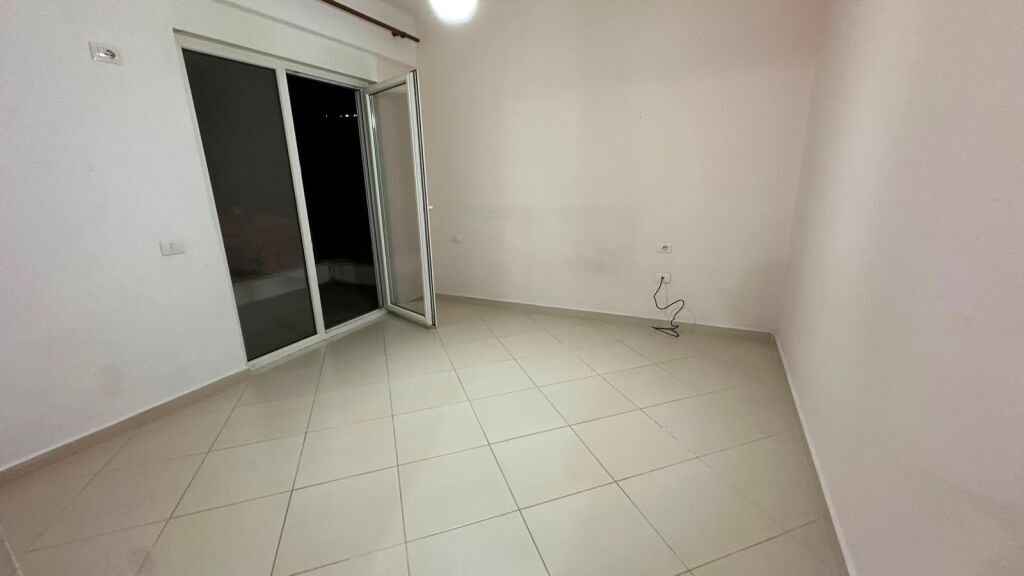 Appartamento 1+1 in affitto – Lago Secco, Tirana