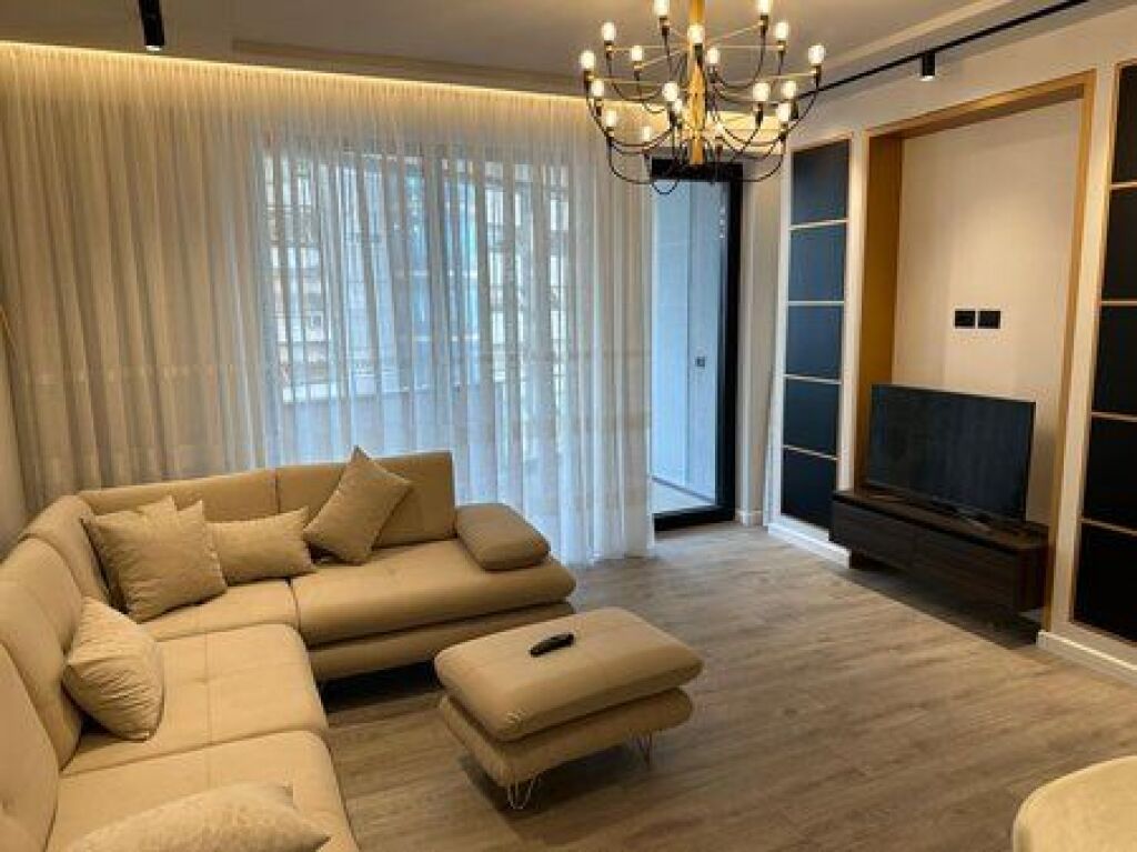 Qera, Apartament 2+1+2+Post Parkimi, Selvia.