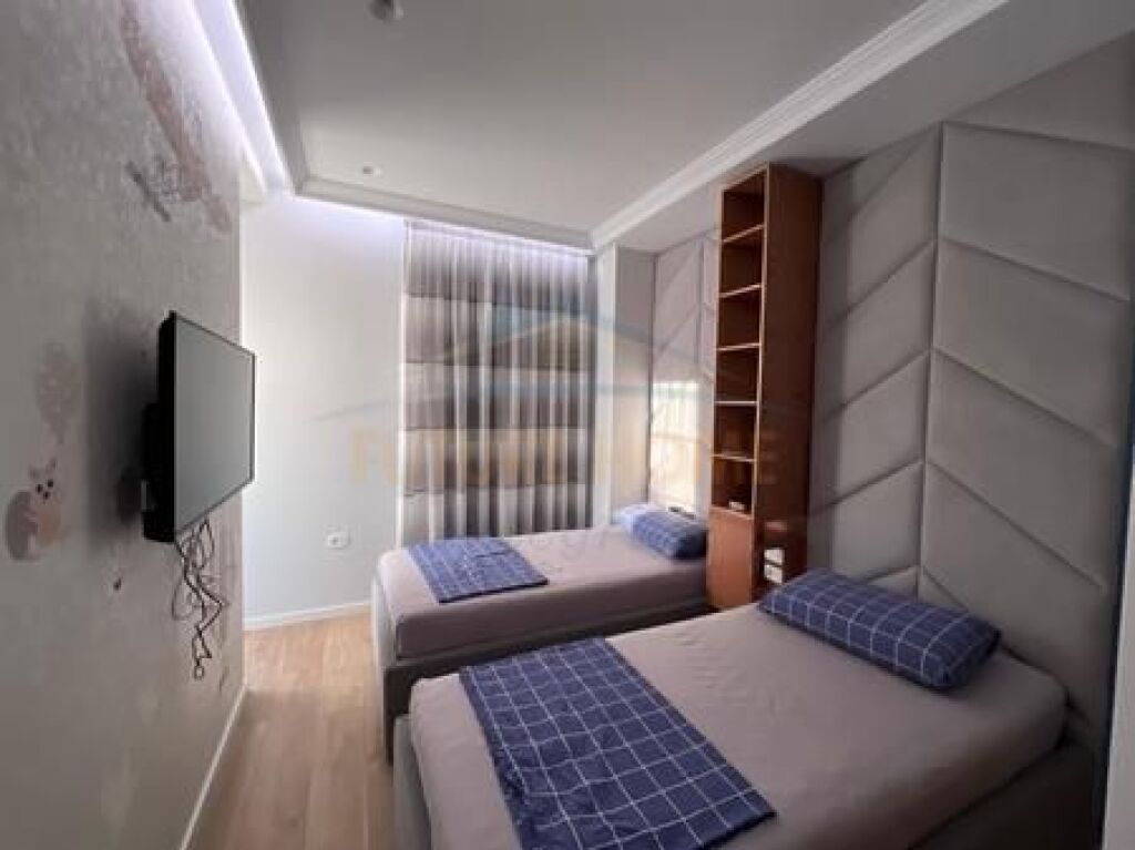 Qera, 2 Vila të bashkëngjitura, Vala Mar Residence, Hamallaj.