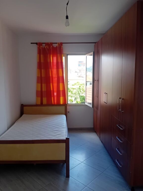 APARTAMENT 1+1. 28000 LEKE.PAS SPITALIT AMERIKAN 2