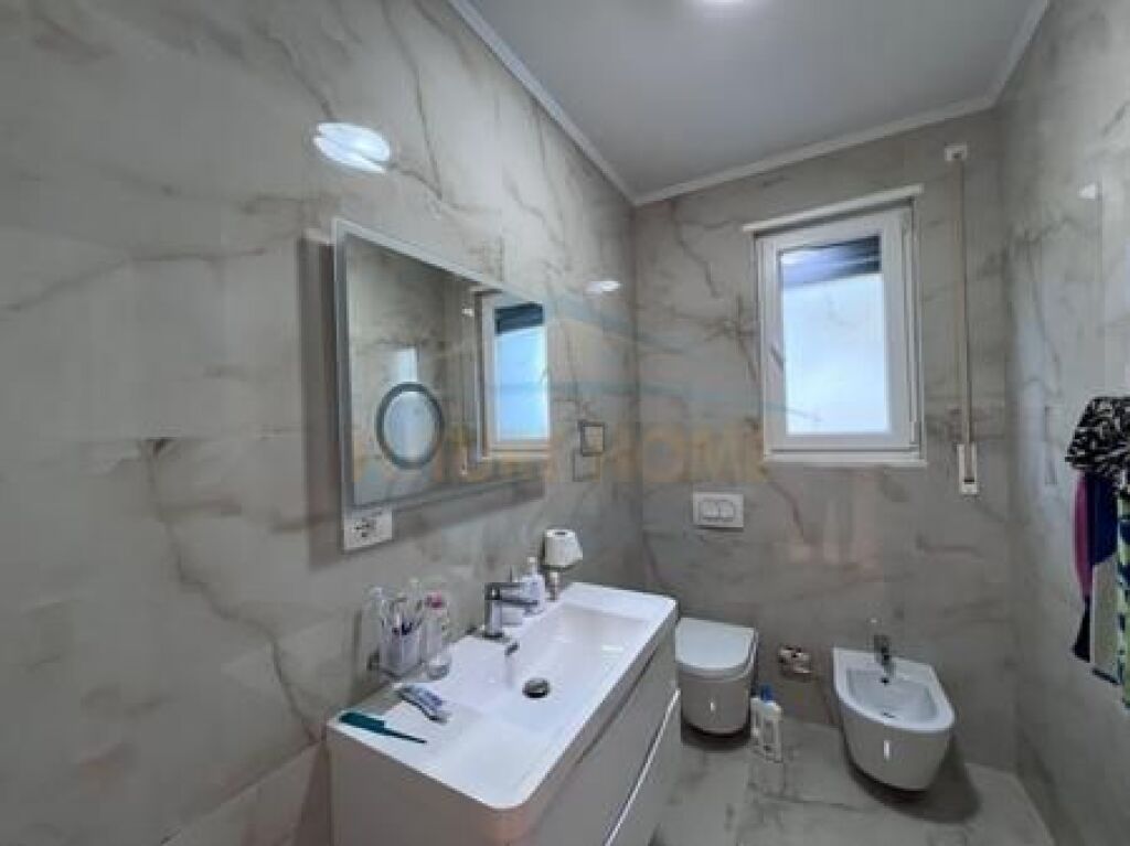 Qera, 2 Vila të bashkëngjitura, Vala Mar Residence, Hamallaj.