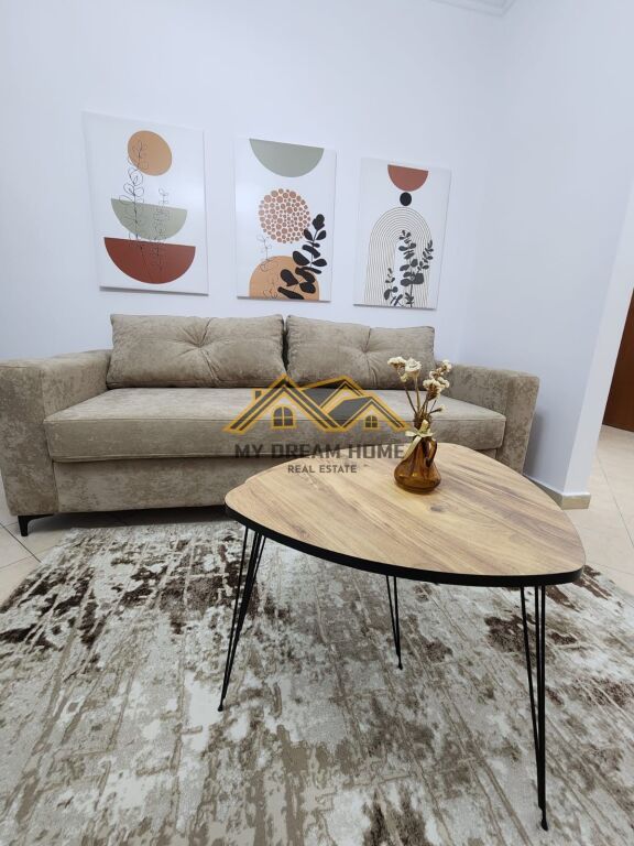 SHITET APARTAMENT PRAN KOMPLEKS EKA PLAZH DURRES!
