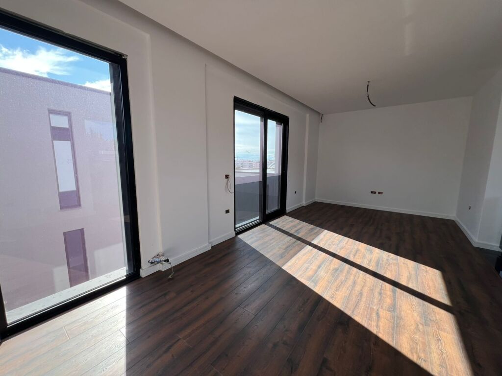 Villa for sale in Golem inside a residence !