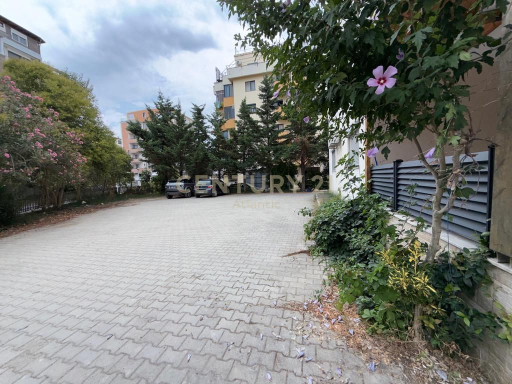 APPARTAMENTO 1+1 CON VERANDA IN VENDITA – GOLEM, 100 M DAL MARE
