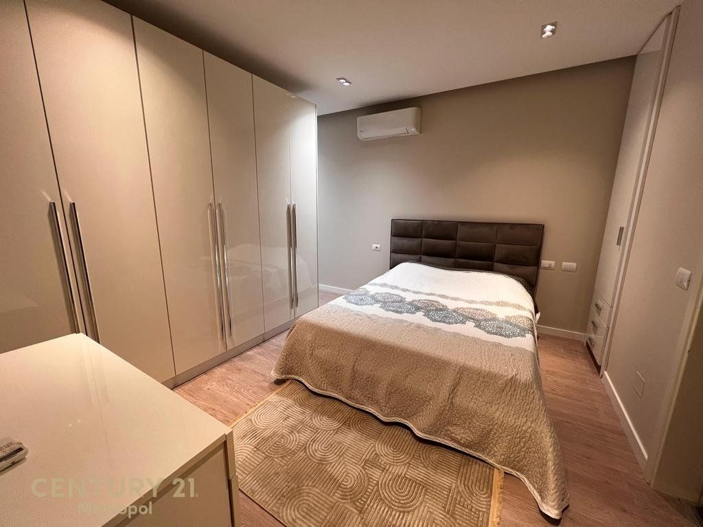 Japim me qira apartament 3+1+2 te Kompleksi Prestige! 1,081 € /Muaj 100,000 Lekë /Muaj