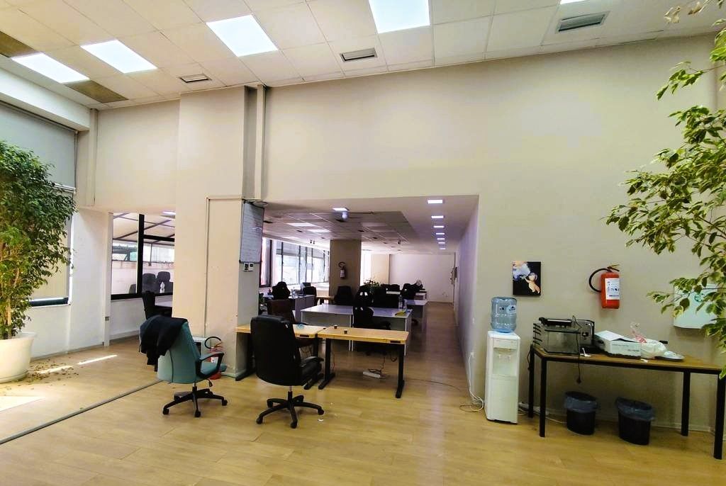 Ufficio in Affitto a Shallvaret, Tirana | 400 m²